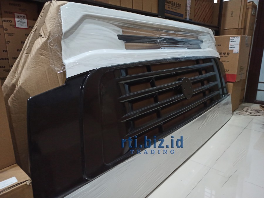 WG1642110013 Front Grill Radiator Cover (Howo/Sino)